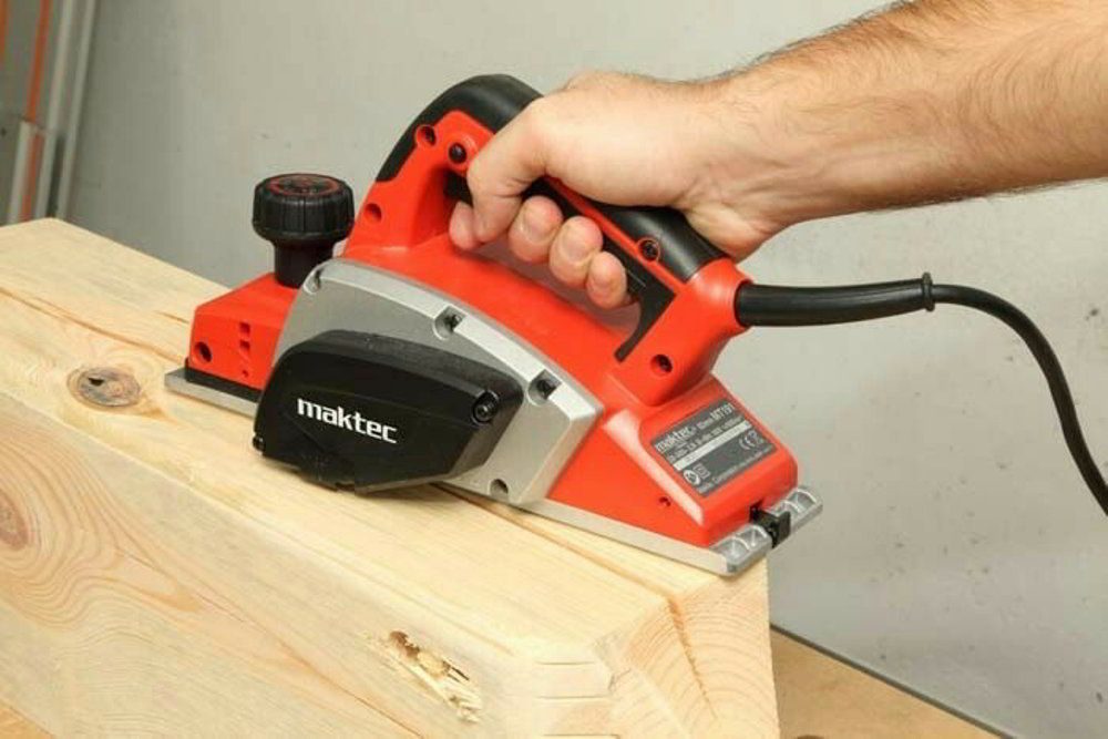 Máy bào gỗ Maktec